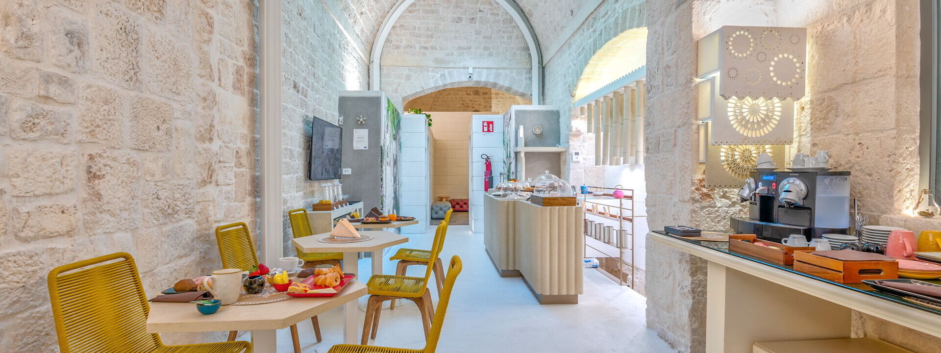 Vico Bianco Raro Rooms