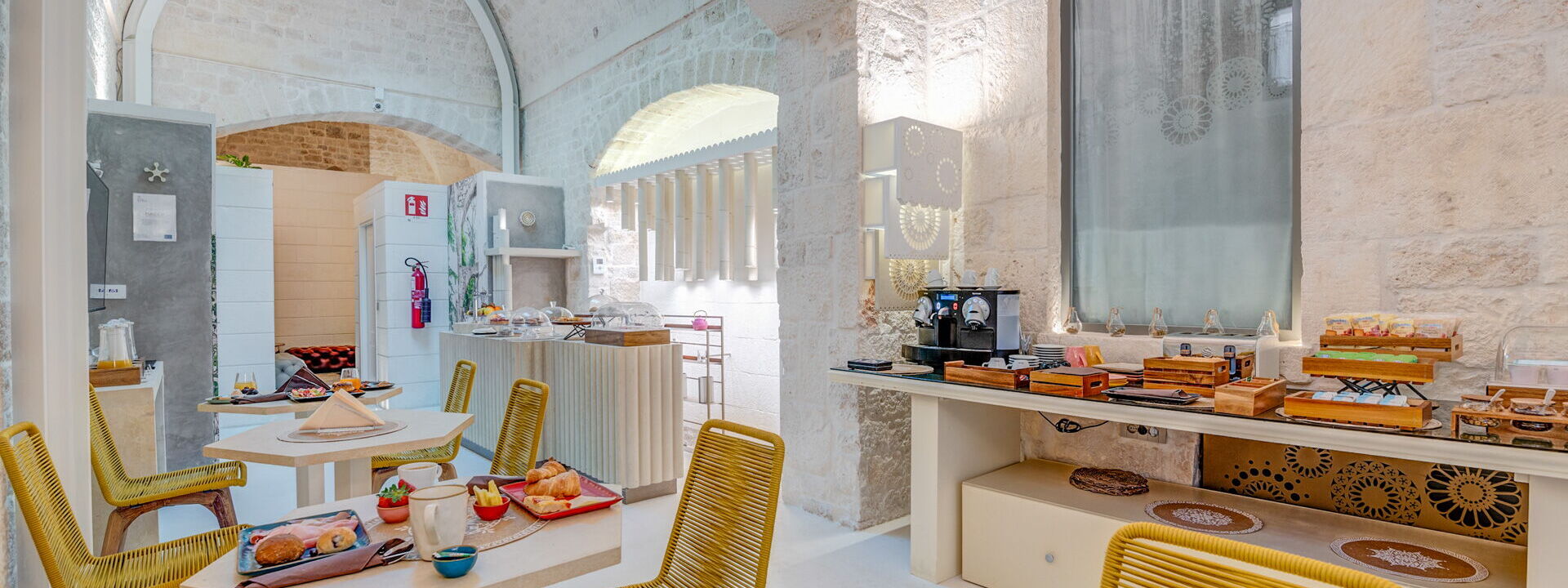 Vico Bianco Raro Rooms