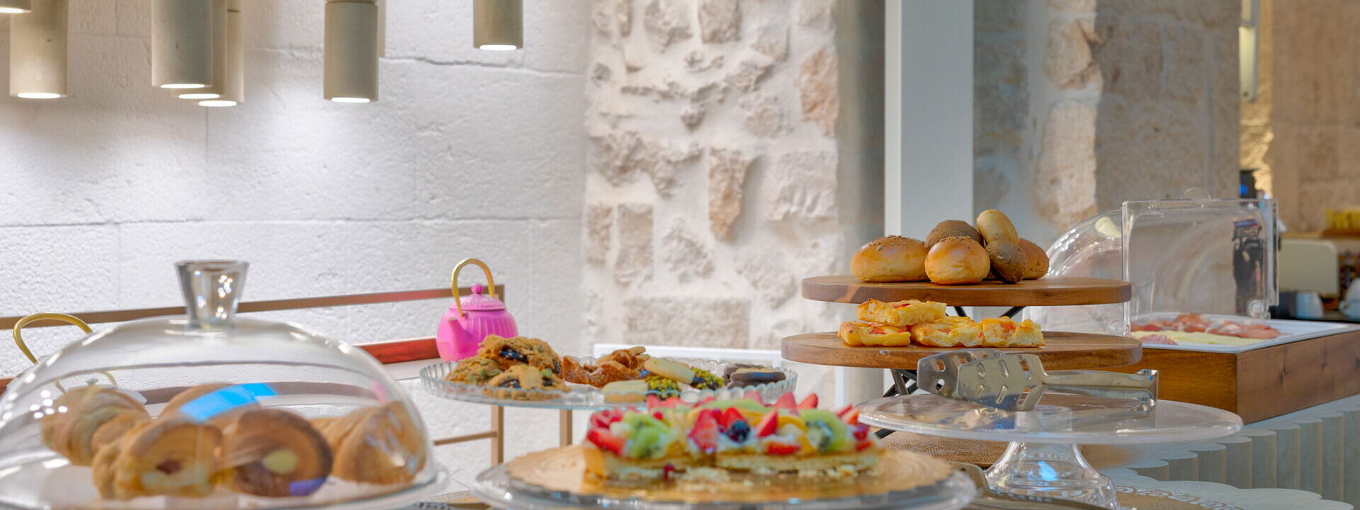 Vico Bianco Raro Rooms