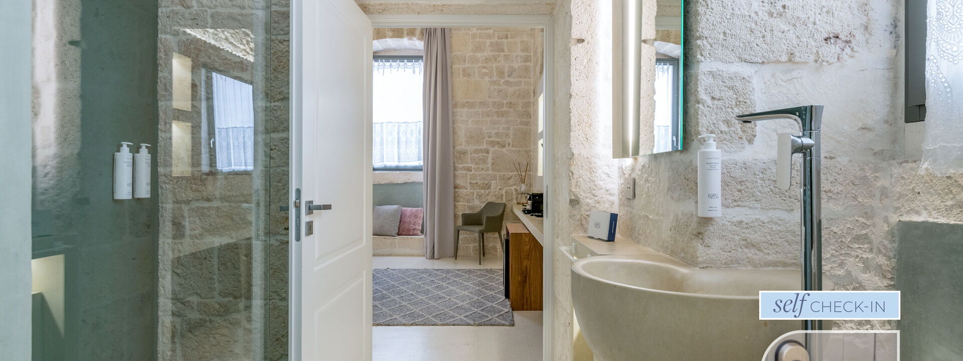 Vico Bianco Raro Rooms - Vico Bixio Deluxe 1