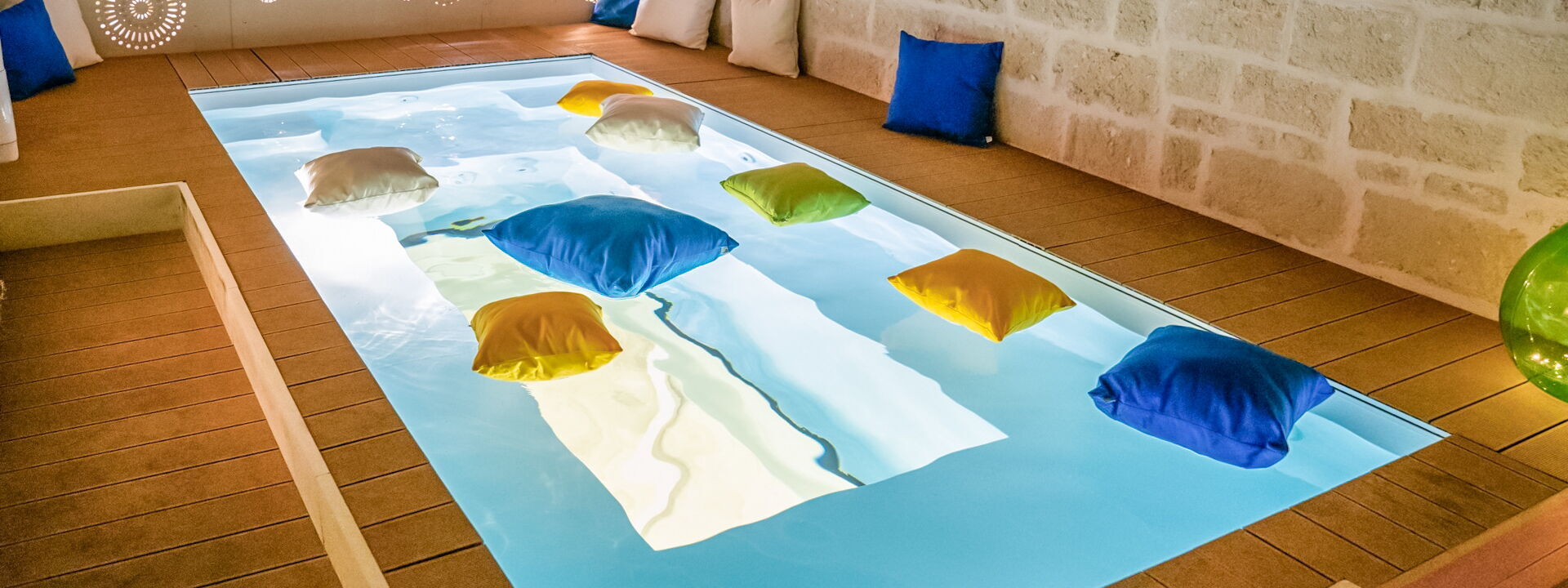 Vico Bianco Raro Rooms