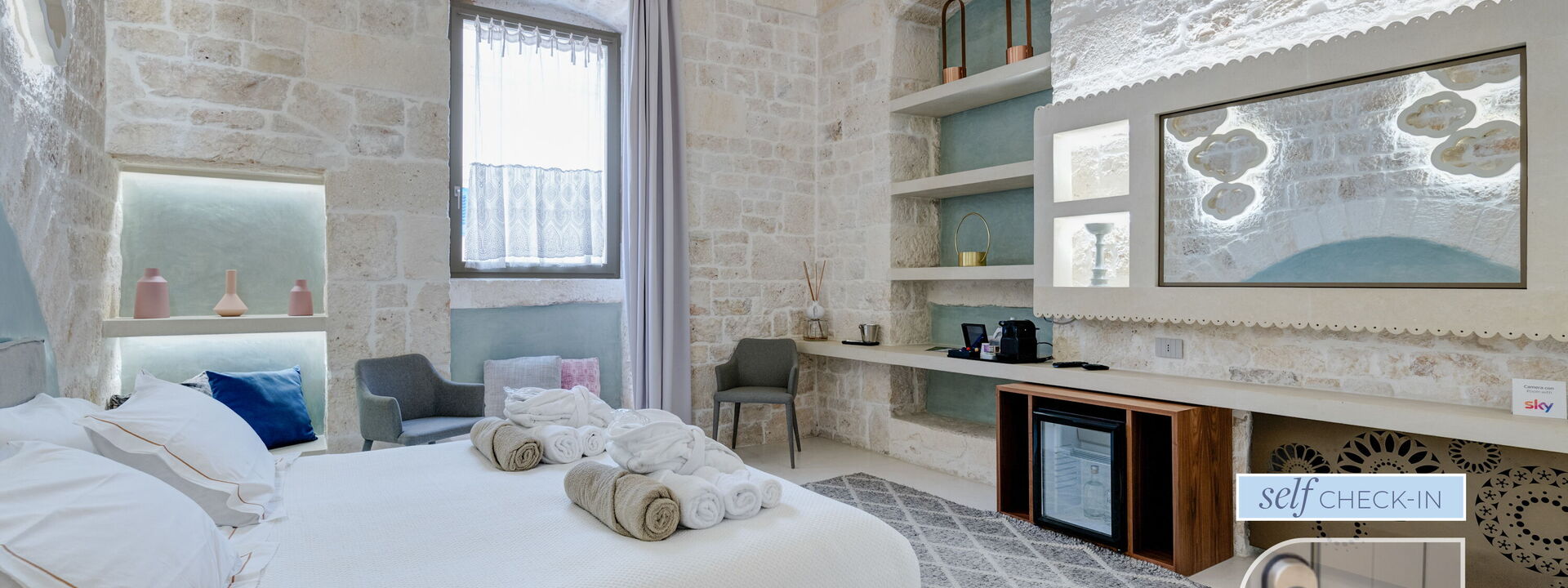 Vico Bianco Raro Rooms - Vico Bixio Deluxe 1