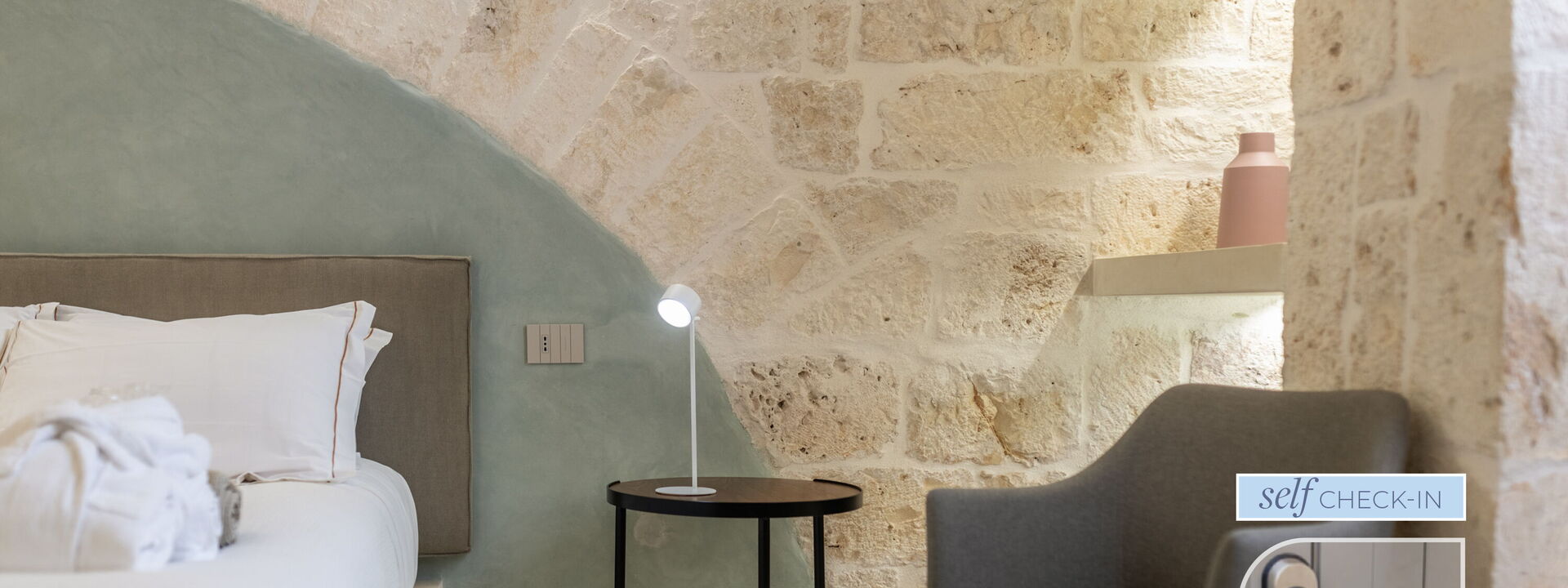 Vico Bianco Raro Rooms - Vico Bixio Deluxe 1