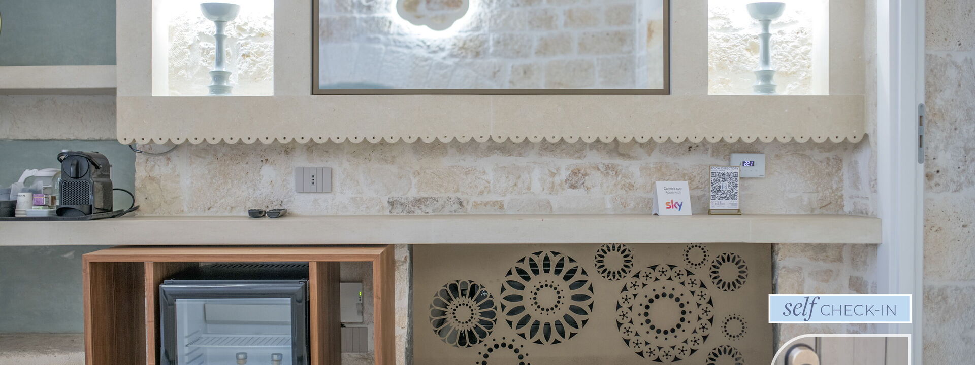 Vico Bianco Raro Rooms - Vico Bixio Deluxe 1