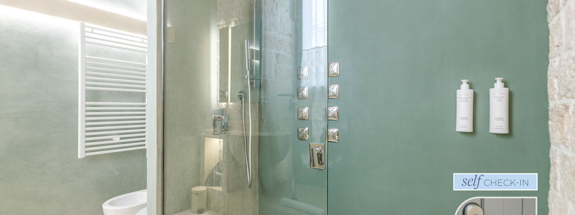 Vico Bianco Raro Rooms - Vico Bixio Deluxe 1