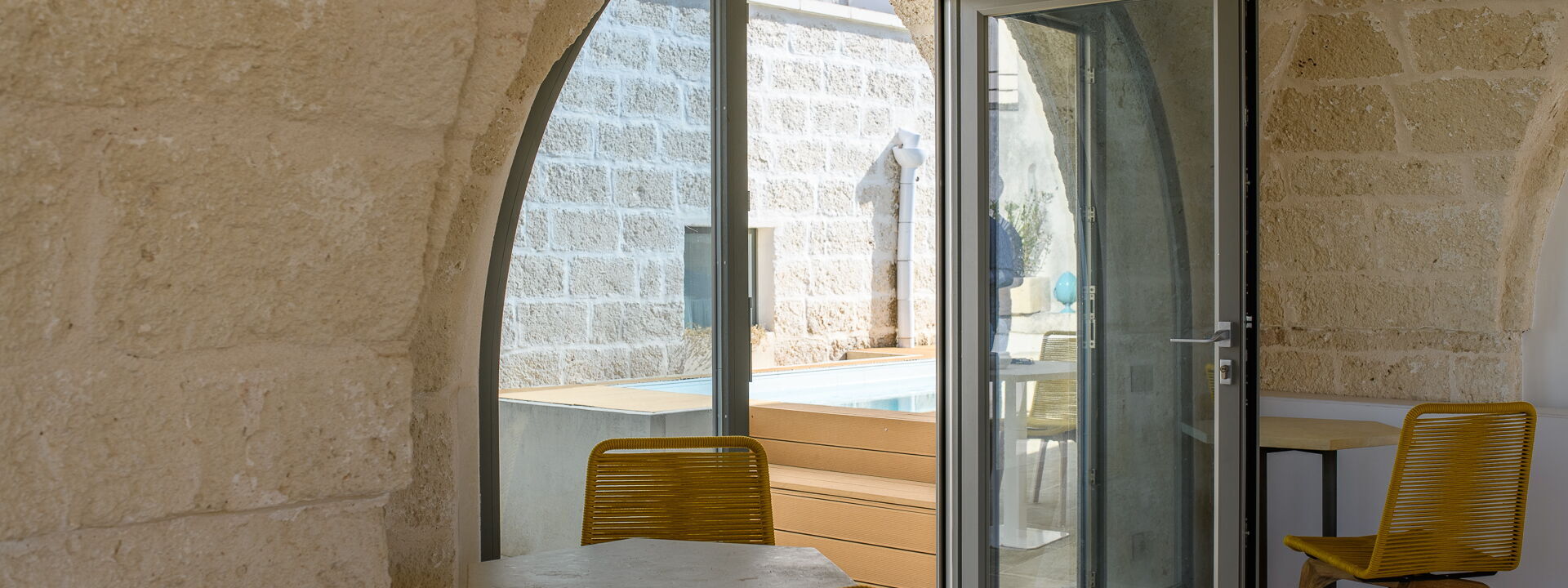 Vico Bianco Raro Rooms