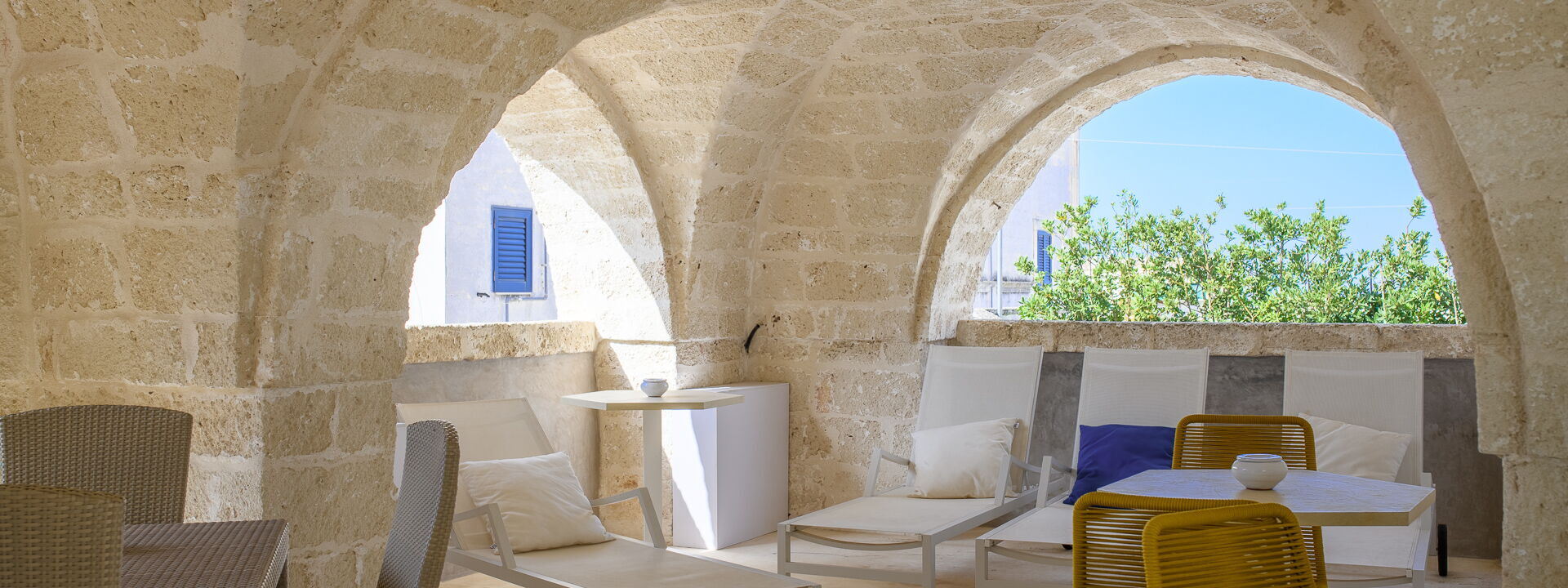 Vico Bianco Raro Rooms