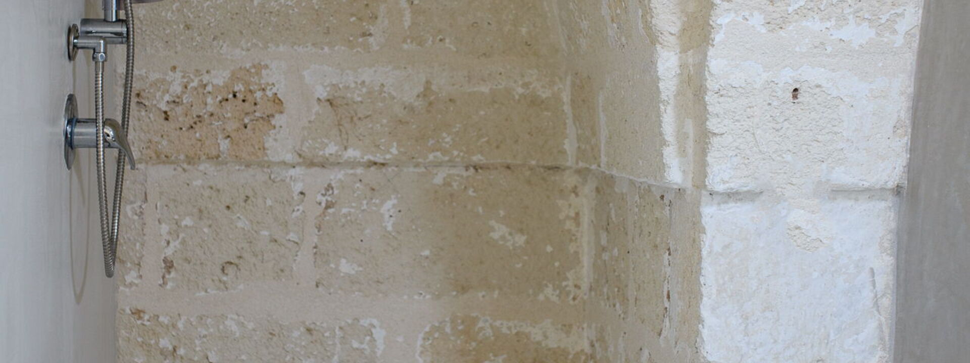 Vico Bianco Raro Rooms