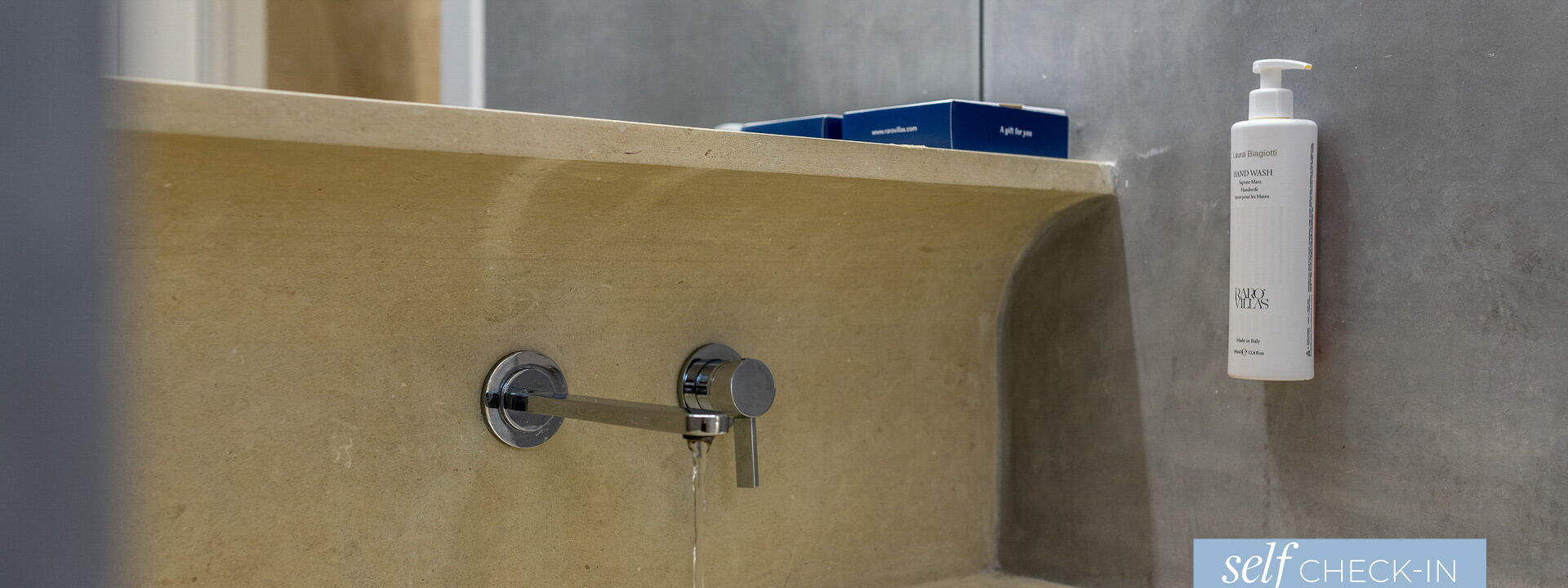 Vico Bianco Raro Rooms