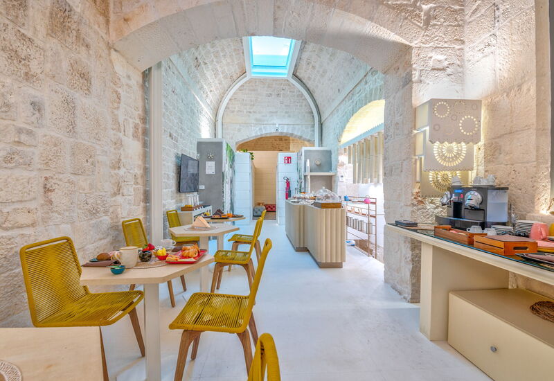 Vico Bianco Raro Rooms