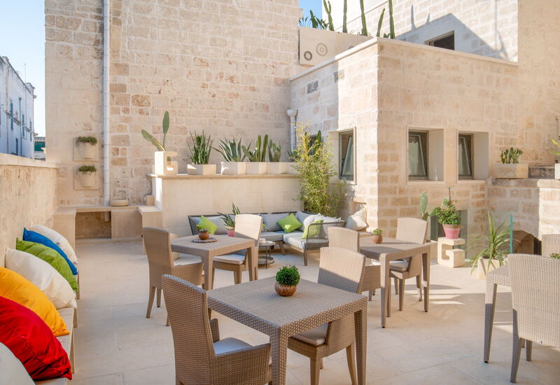 Vico Bianco Raro Rooms