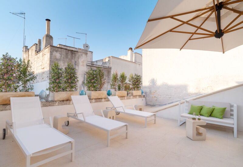 Vico Bianco Raro Rooms