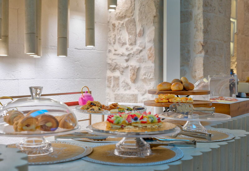 Vico Bianco Raro Rooms