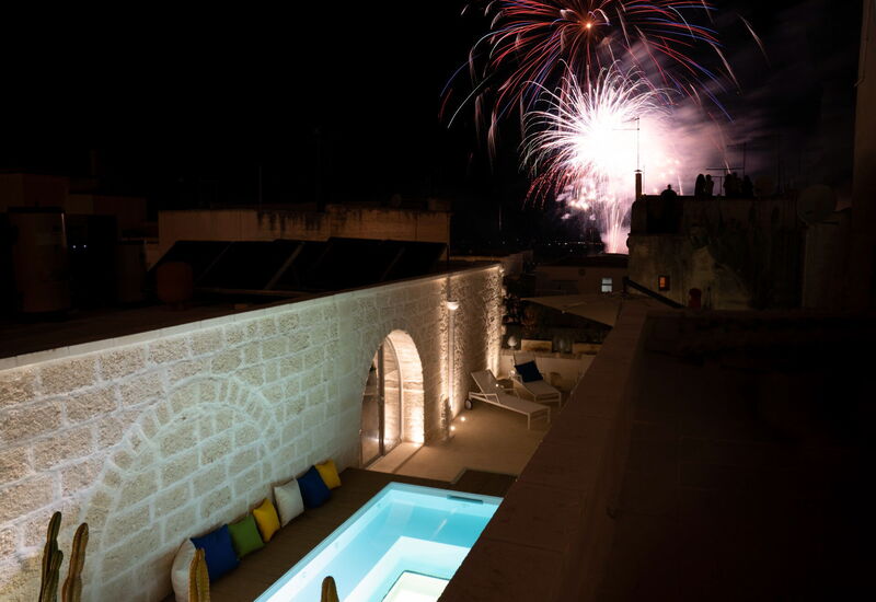 Vico Bianco Raro Rooms