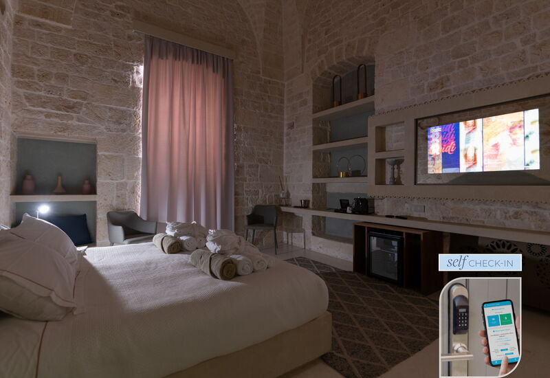 Vico Bianco Raro Rooms - Vico Bixio Deluxe 1