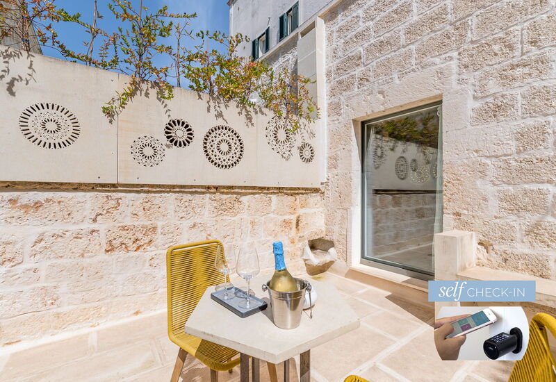 Vico Bianco Raro Rooms - La Terra Junior Suite Con Terrazza 5