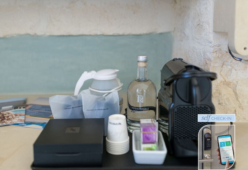 Vico Bianco Raro Rooms - Vico Bixio Deluxe 1