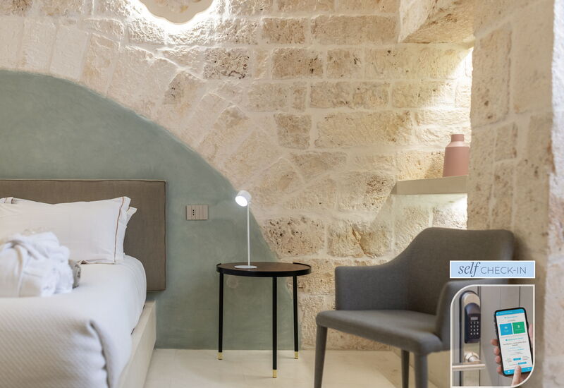 Vico Bianco Raro Rooms - Vico Bixio Deluxe 1