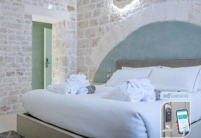 Vico Bianco Raro Rooms - Vico Bixio Deluxe 1