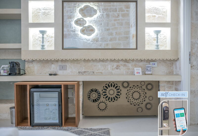 Vico Bianco Raro Rooms - Vico Bixio Deluxe 1