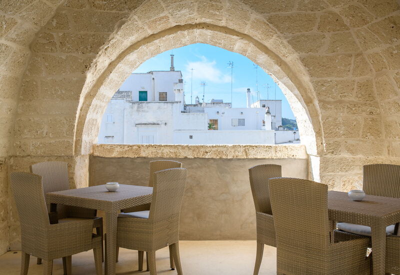 Vico Bianco Raro Rooms