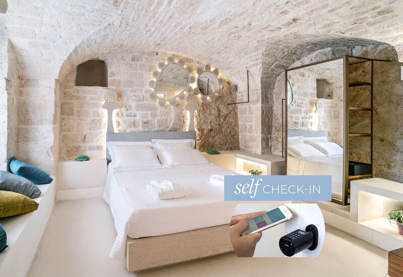 Vico Bianco Raro Rooms - Room Romantic Grotta Dei Millenari 6